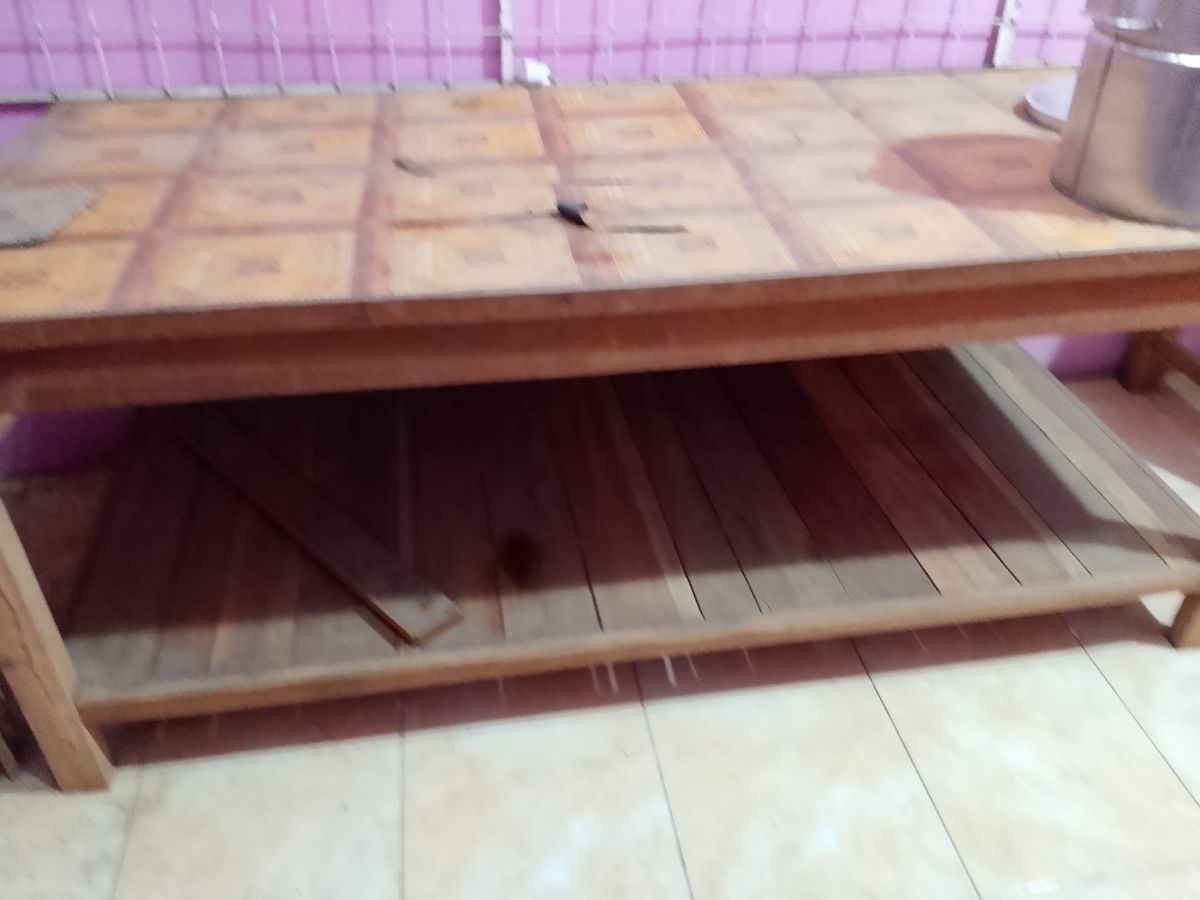 Meja Dagang Kayu Kampas