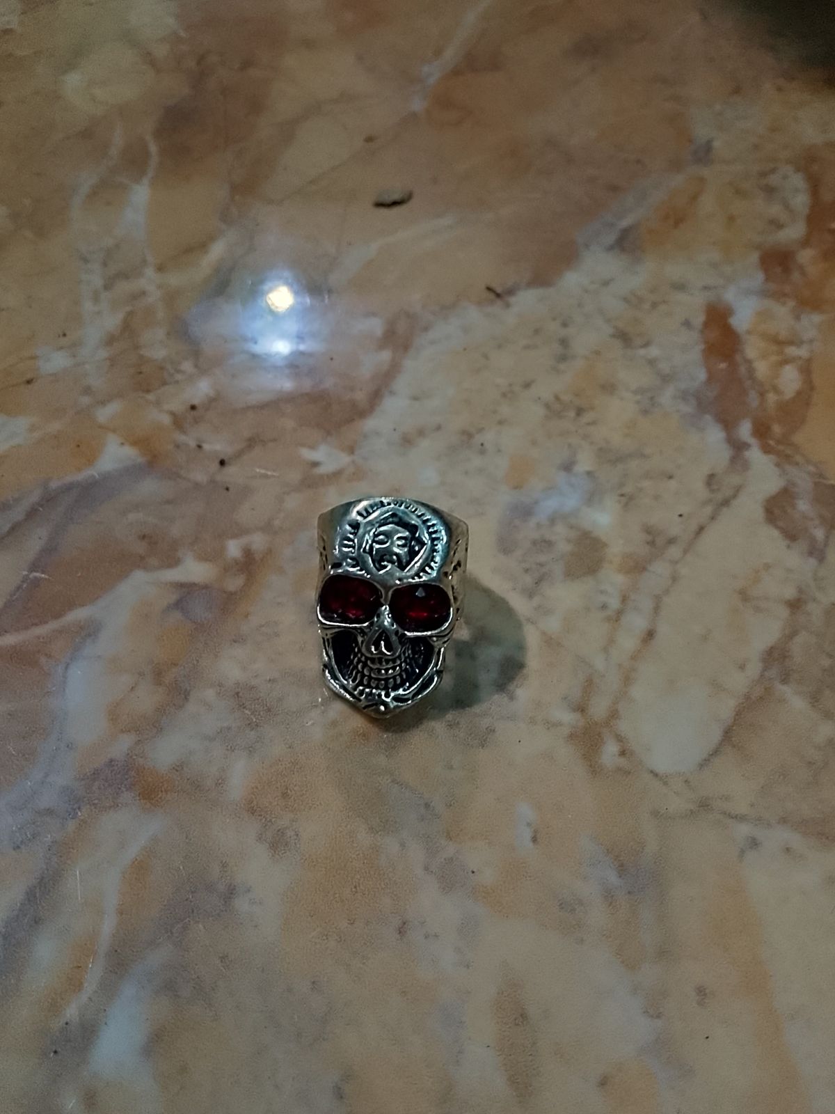 Cincin Tengkorak