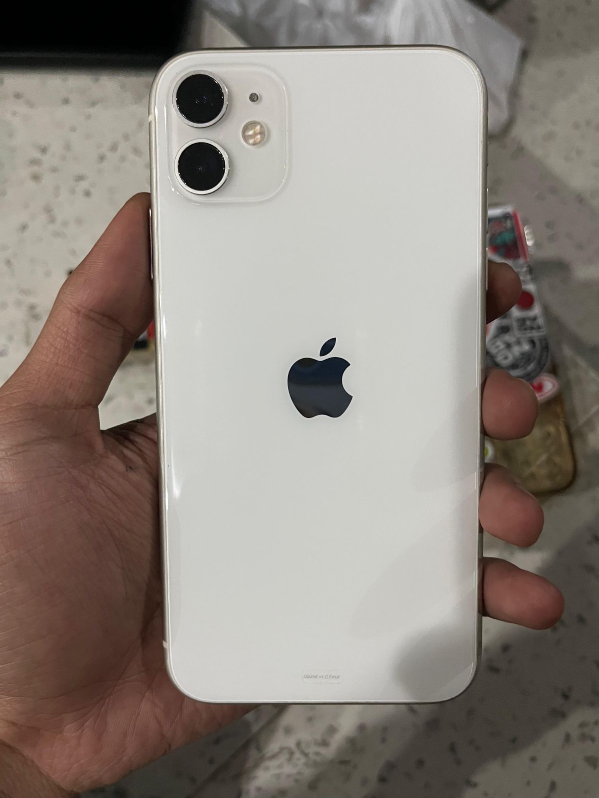 iPhone 11 64GB iBox