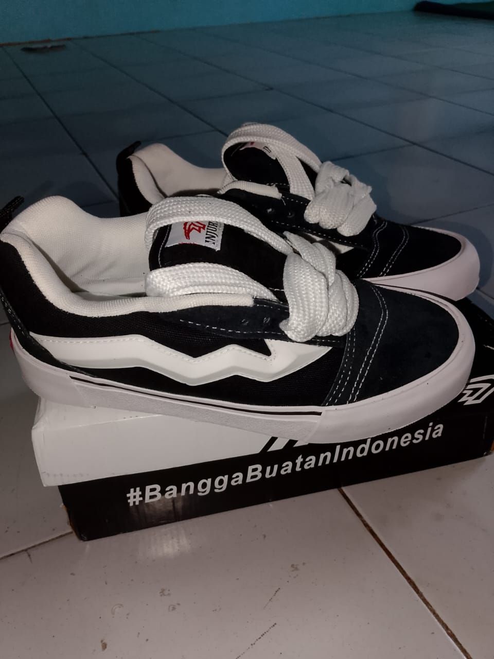 Sepatu Injury