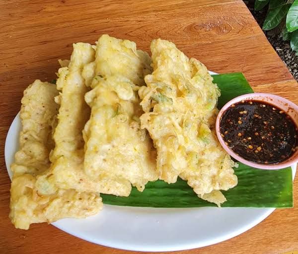 Kedai NGEMIL YUK -MieGaco'An , Seblak , ceker settan , dll.